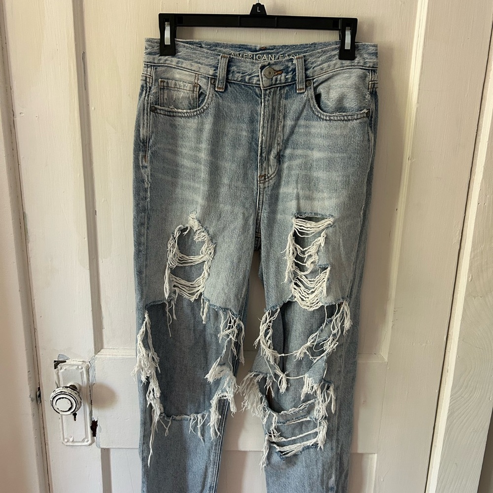 American Eagle Outfitters Light Blue Mom Jeans